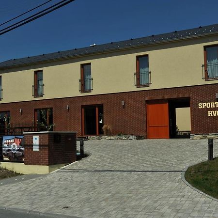 Sport Klub Hvozd Hotel Buitenkant foto