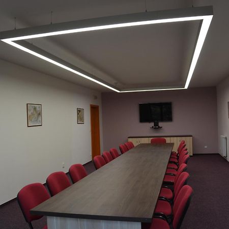 Sport Klub Hvozd Hotel Buitenkant foto