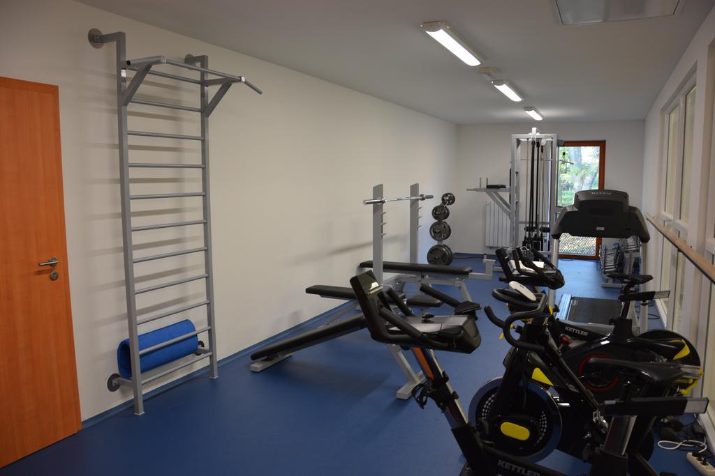 Sport Klub Hvozd Hotel Buitenkant foto
